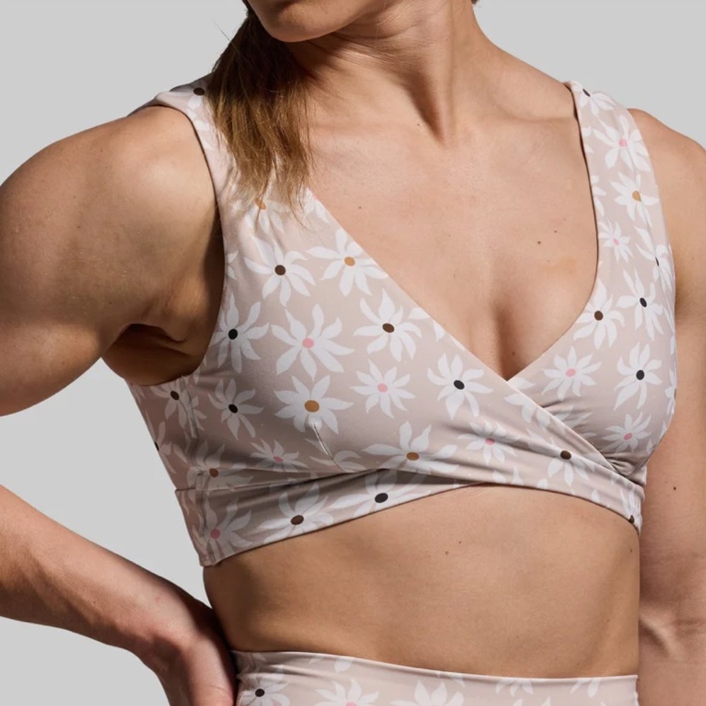 New Born Primitive Embrace Sports Bra in Daisy Women’s XS V Neck Wrap Style